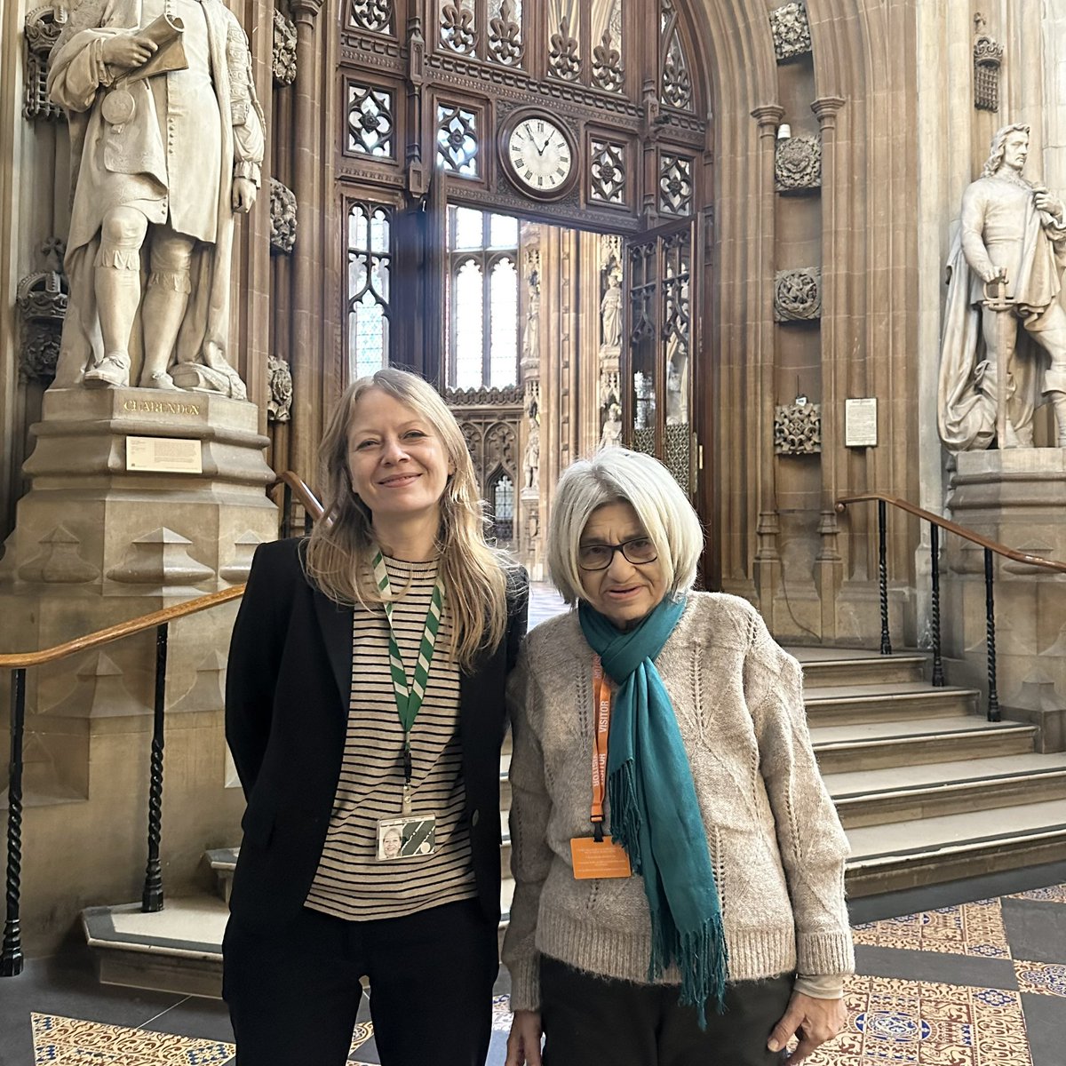 sianberry's tweet image. Laila Soueif is impossibly brave. She now talks of dying without ever seeing her son again. 

Alaa Abd el-Fattah’s detention breaks the Vienna Convention, and our Govt must act decisively. 

Change travel advice for Egypt, and apply to the International Court of Justice.