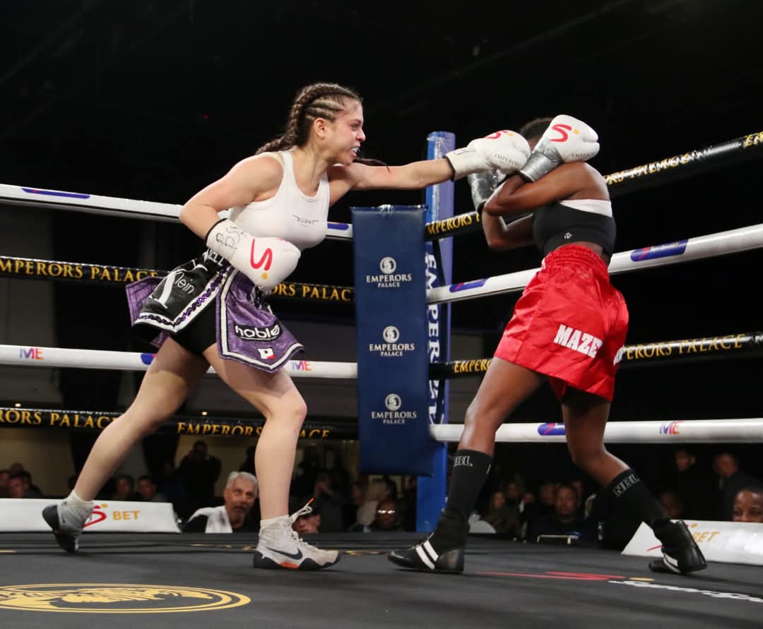 BoxingsaR's tweet image. 🥊 Weekend Wrap

👑 Koopman suffers first career loss as Lima retains IBO title with a 9th-round TKO
🔥 Kuse bounces back from early knockdown to win via UD - WBC eliminator next!
💥 Wins for Sogcwayi &amp;amp; Promnick
🤝 Draws: Rossouw vs Amavila, Alberts vs Munhoz

🥊🇿🇦