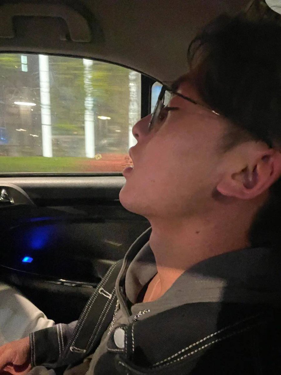 mariettescott81's tweet photo. 以前练体育的帅弟弟，昨晚喝了临时想着带回去过夜，配合七完全达到无yi识迷.完，完全的处，没有开发过，简单偷莫着玩，雕很粗状，真刺激，过程四肢还有动弹，又补了点七 https://t.co/zrbfcjX9bI