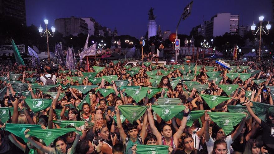 <a href="/paula_boira/">Paula Boira</a> <a href="/consueloc7/">consuelo catala</a> "La ley del aborto en Argentina fue una ley construida en la calle, no es una carambola legislativa y es muy difícil de revertir a pesar de Milei".

Contamos esta marea verde argentina que dio la vuelta al mundo en su lucha por el aborto legal que logró en 2020 y cómo se