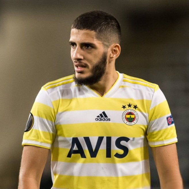 Yassine Benzia: "Bana göre Fenerbahçe'nin bir felsefesi yok. Her sezon sayısız oyuncu değişiyor. Orada futbolculara hayvan gibi davranıyorlar. Tıpkı bir zamanlar bana yaptıkları gibi." (Futbolinfo AZ)