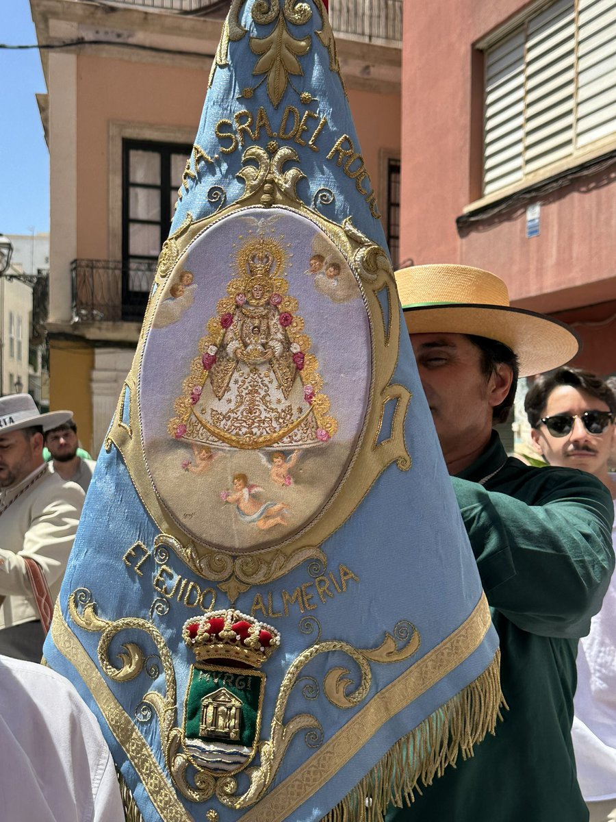 hdadrocioejido's tweet photo. El sábado asistimos a la #Misa de #Romeros y Salida de #Carretas organizada por nuestra madrina la @hdadrocioalm
Una ceremonia muy emotiva a la que nos acompañó la Concejal de Cultura de El Ejido Dña. Elena Gómez, presente también en el recorrido por las calles de #Almeria https://t.co/6bQhbNAGRk