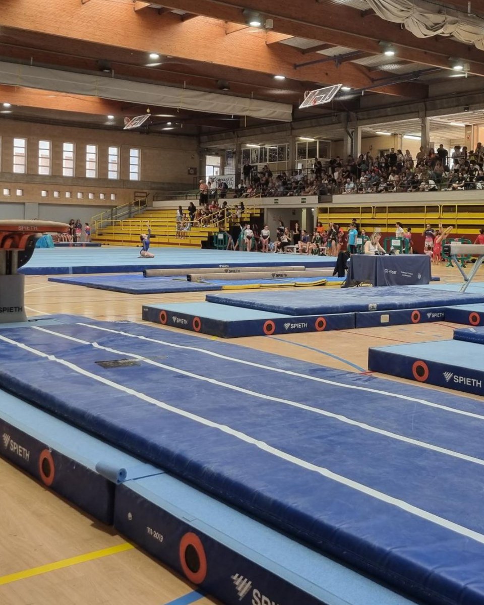 🤸‍♀️ #Voluntariats | El 31 de maig i l’1 de juny, el tutor David de la Barrera va donar suport als atletes al Campionat de Catalunya Base i Escolar a Terrassa, ajudant en la recuperació després de cada actuació. 

#EUSESAlumni #Fisioteràpia #EUSES #Gimnàstica