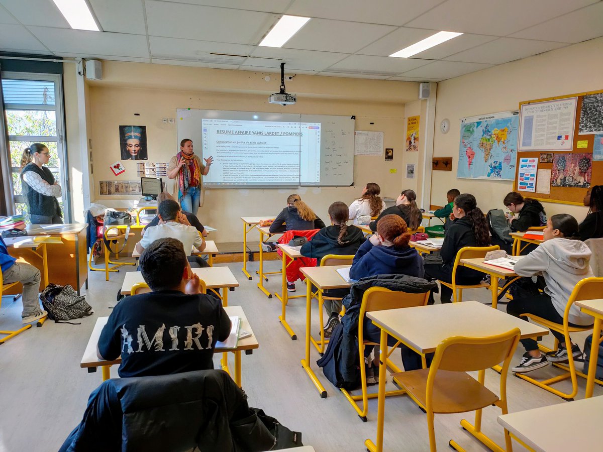 Dans le cadre de 1 classe / 1 projet, les élèves ont travaillé en îlots sur : ✔️ Un dossier pénal anonyme 
✔️ Le déroulé d’une audience pénale

👉 Un projet immersif et participatif au cœur d’un collège prioritaire. 

📆 Restitution prévue fin juin !