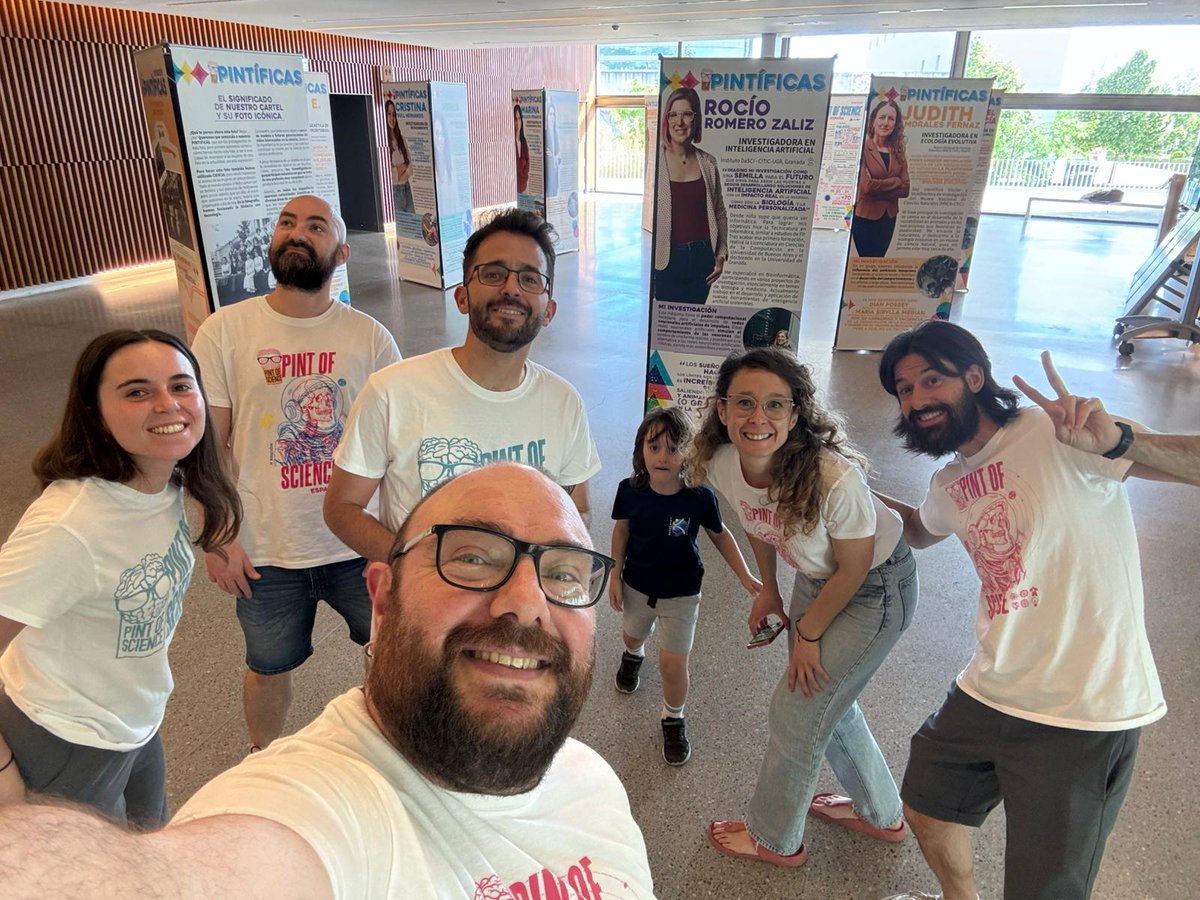 Con un maravilloso paseo a través de 27 expositores vaís a conocer unas investigadoras que representan a las más de 400 que participan en el @pintofsciencees
#Pint25GRA #Pint25ES #Pint25