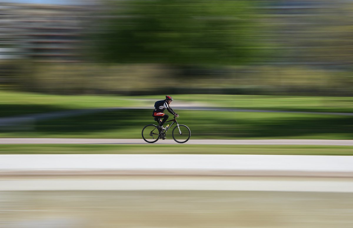 Ministerio del Interior (@interiorgob) on Twitter photo 🚴♂️ Hoy, #DíaMundialDeLaBicicleta, recuerda: la #seguridadvial es responsabilidad de todos
🔹 Ciclista: usa casco, señaliza tus maniobras y evita móvil y auriculares
🔹 Conductor: respeta la distancia de 1,5 m y ⬇️ la velocidad
Más consejos de <a href="/DGTes/">Dir. Gral. Tráfico</a> ➡️ f.mtr.cool/ffuohxghdw 🚴♂️ Hoy, #DíaMundialDeLaBicicleta, recuerda: la #seguridadvial es responsabilidad de todos
🔹 Ciclista: usa casco, señaliza tus maniobras y evita móvil y auriculares
🔹 Conductor: respeta la distancia de 1,5 m y ⬇️ la velocidad
Más consejos de <a href="/DGTes/">Dir. Gral. Tráfico</a> ➡️ f.mtr.cool/ffuohxghdw