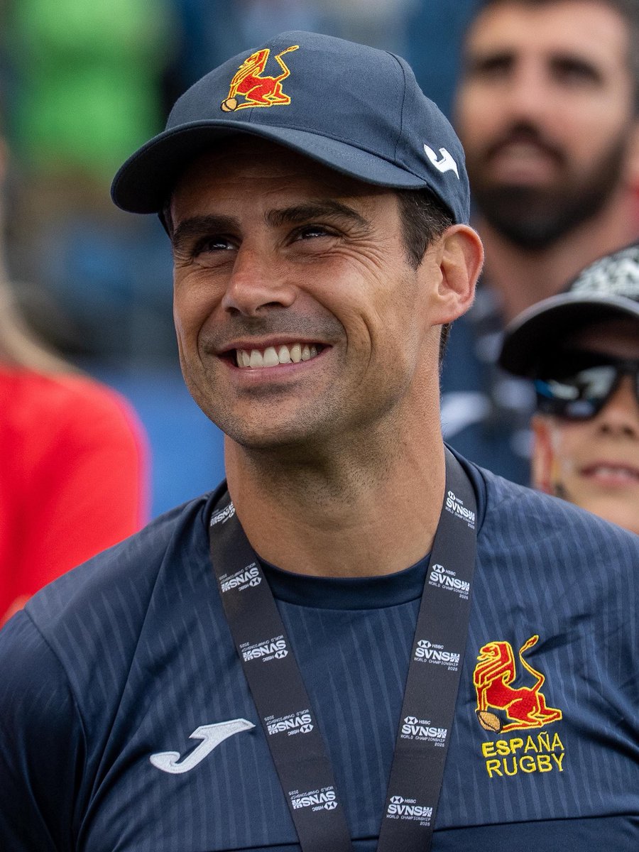 Paco Hernandez (@pacohernandez_6) on Twitter photo 🇮🇳 Rumbo a India para ser head coach de @bengalurubravehearts en la 1ª edición de la Rugby Premier League RPL
Un nuevo formato con franquicias, grandes jugadores y 30 días de rugby al más alto nivel.
¡Gracias <a href="/RugbyIndia/">Rugby India</a> y <a href="/ferugby/">España Rugby</a> por hacerlo posible! 🙌
#RPLIndia #España7s 🇮🇳 Rumbo a India para ser head coach de @bengalurubravehearts en la 1ª edición de la Rugby Premier League RPL
Un nuevo formato con franquicias, grandes jugadores y 30 días de rugby al más alto nivel.
¡Gracias <a href="/RugbyIndia/">Rugby India</a> y <a href="/ferugby/">España Rugby</a> por hacerlo posible! 🙌
#RPLIndia #España7s