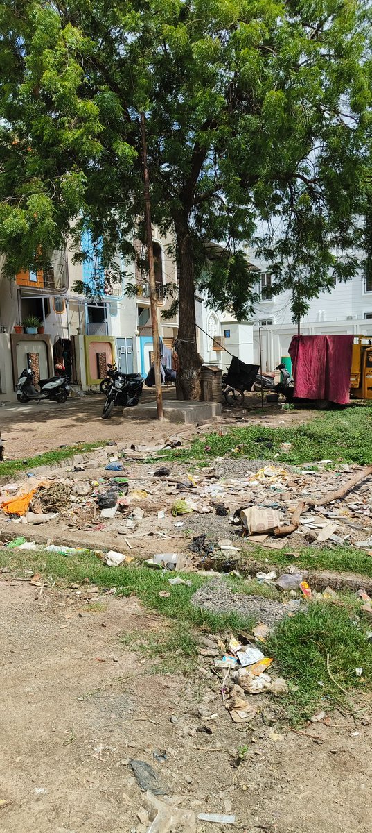iamspydan's tweet photo. Residents of Aqsa Colony, Malegaon, r facng severe issues: uncollected garbage, nonexistent roads, overflowing sewage. Despite repeated complaints, there's been no action.#MALEGAON #SwachhBharat @Malegaon_MCorp @SwachhBharatGov @MoHUA_India @mygovMaha @asadowaisi @aimim_national https://t.co/Uum2fDnE0s