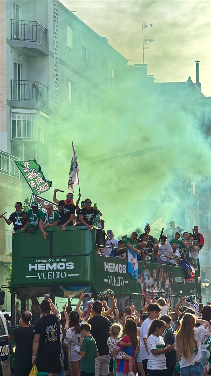 ¿Abrimos hilo para cambiarnos el fondo de pantalla? Empiezo yo 🧵👇🏼