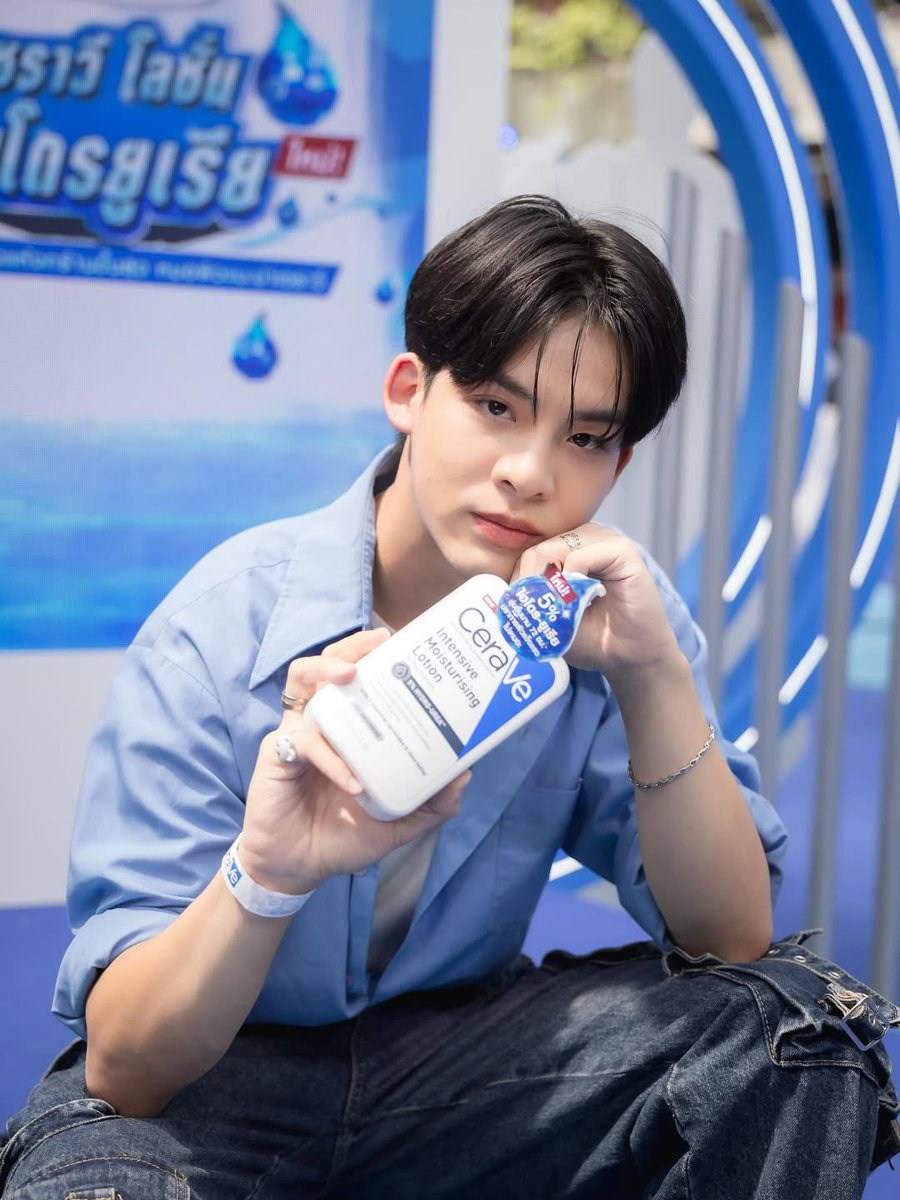 PpremeFam's tweet photo. 🗓️ 02 JUNE 2025
IG Post Update : ppreme.prt 

[  พรีมพร้อมเสิร์ฟ CeraVe แล้วครับ ]

#ppremeprt // @ppremeprt https://t.co/eIRqSU4sIV