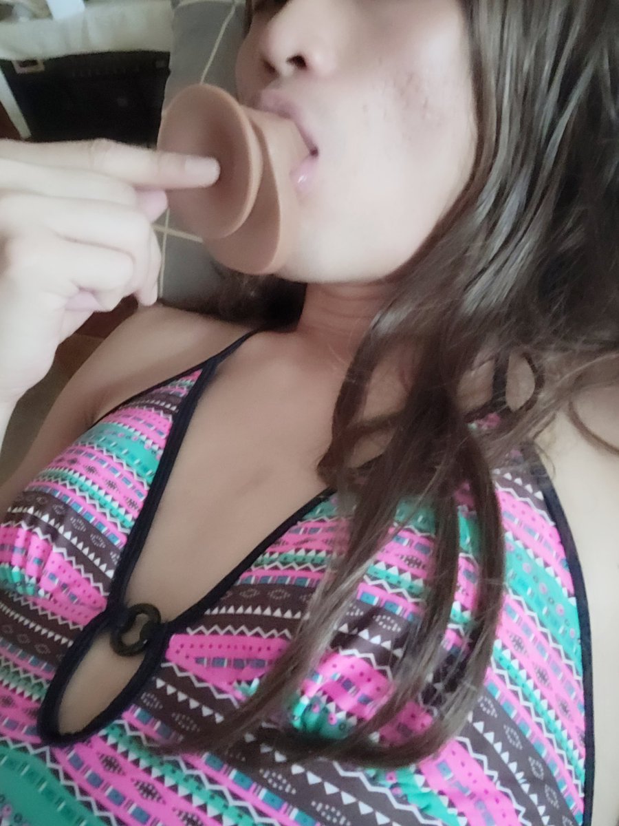 HELLO EVERYONE!!!❤️❤️❤️ IM BACK cause Daddy is back from his year long trip, count down T-minus 18hours🛬🛬🛬✈️✈️✈️