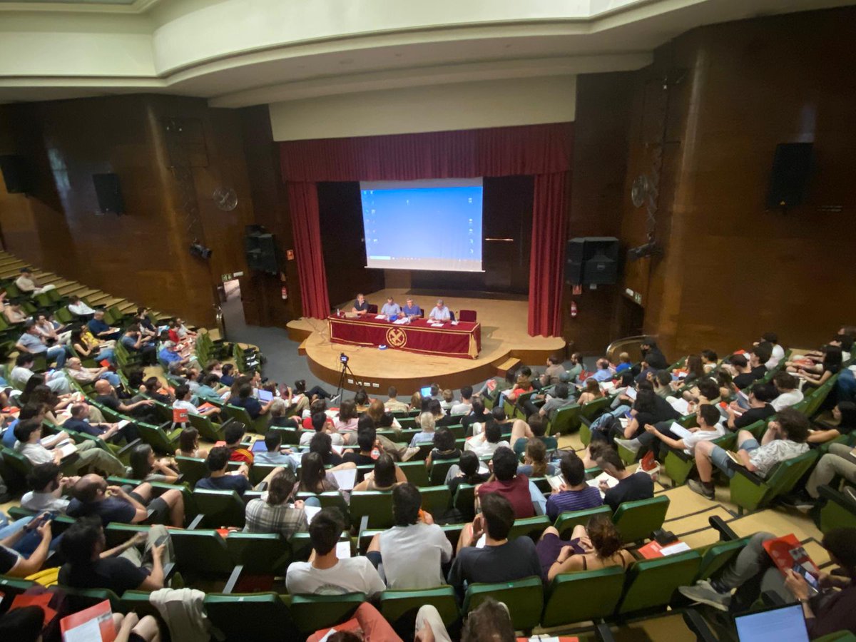Clara R. San Miguel (@clararamassm) on Twitter photo Tal y como vaticinamos: Paraninfo lleno para el Congreso Marx. Dice algo importante sobre nuestro tiempo. Gracias a tod@s. Tal y como vaticinamos: Paraninfo lleno para el Congreso Marx. Dice algo importante sobre nuestro tiempo. Gracias a tod@s.