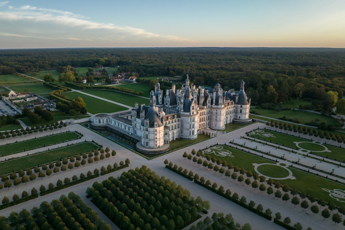 Du 2 au 8 juin, Chambord participe à #MuseumWeek sur le thème #VivreEnsembleMW. Chaque jour, les équipes partageront coulisses, archives et innovations. Suivez-nous sur X : <a href="/domainechambord/">Château de Chambord</a>