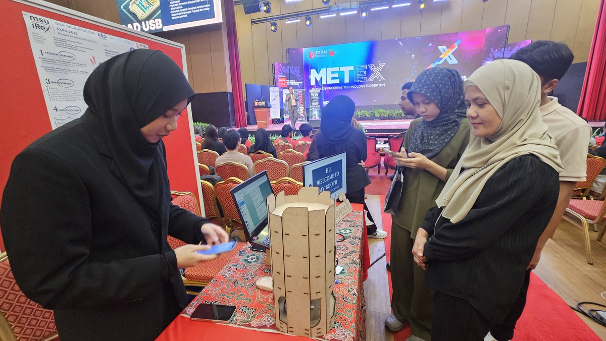 msumalaysiaFISE's tweet image. Diploma students from Media Science &amp;amp; Graphic (MSG), Information Sciences &amp;amp; Computing (ISC) and Engineering &amp;amp; Technology (ENT) are showcasing their Final Year Projects at the Media Engineering Technology Exhibition (METEX) 🎓✨

#MSUmalaysia 
#MSUFISE 
#METEX