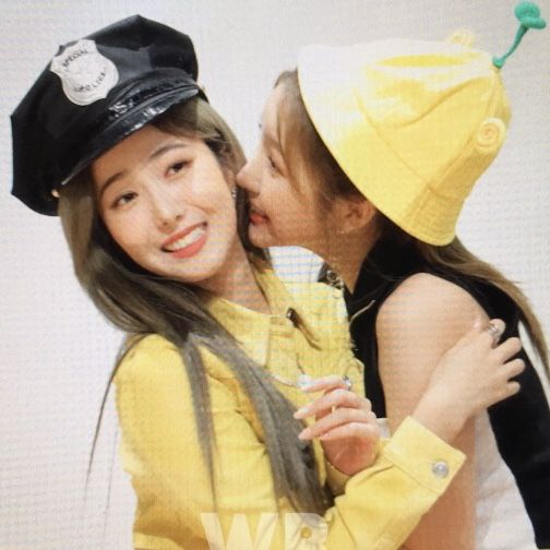 oncedayxne's tweet photo. To the one and only @itseenb mbek jelek bau ketek pibesde yaaa. Tencu udh kenal sama ako selama enih. Lopyu like a lot soooooo much muachh  💛🌻 https://t.co/s6sb2Crysl