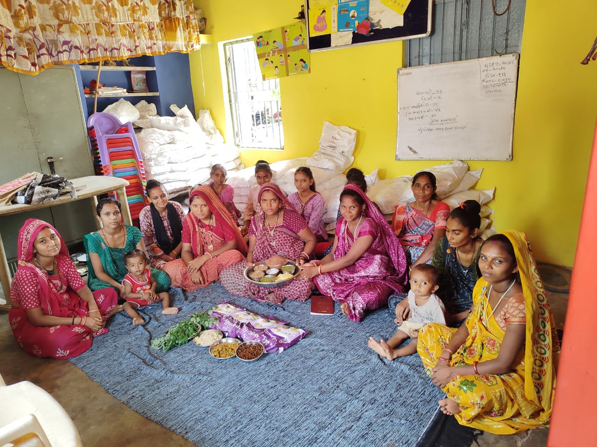 આજ રોજ ઘટક -૩ આણંદમાં CMAM કાર્યક્રમ અંતર્ગત SAM/MAM બાળકોના વજનઉંચાઈ,ભૂખ પરીક્ષણ અને પગના સોજાની તપાસ કરવામાં આવી,બાળકની માતા સાથે બાળકની પોષણ ની સ્થિતિ અંગેમાર્ગદર્શન આપવામાં આવ્યું.આજ રોજ પ્રથમ મંગળવાર હોવાથી સુપોષણ દિવસની ઉજવણી કરવામાં આવીજેમાં સગર્ભા માતાને પોષણ વિશે સમજ આપી