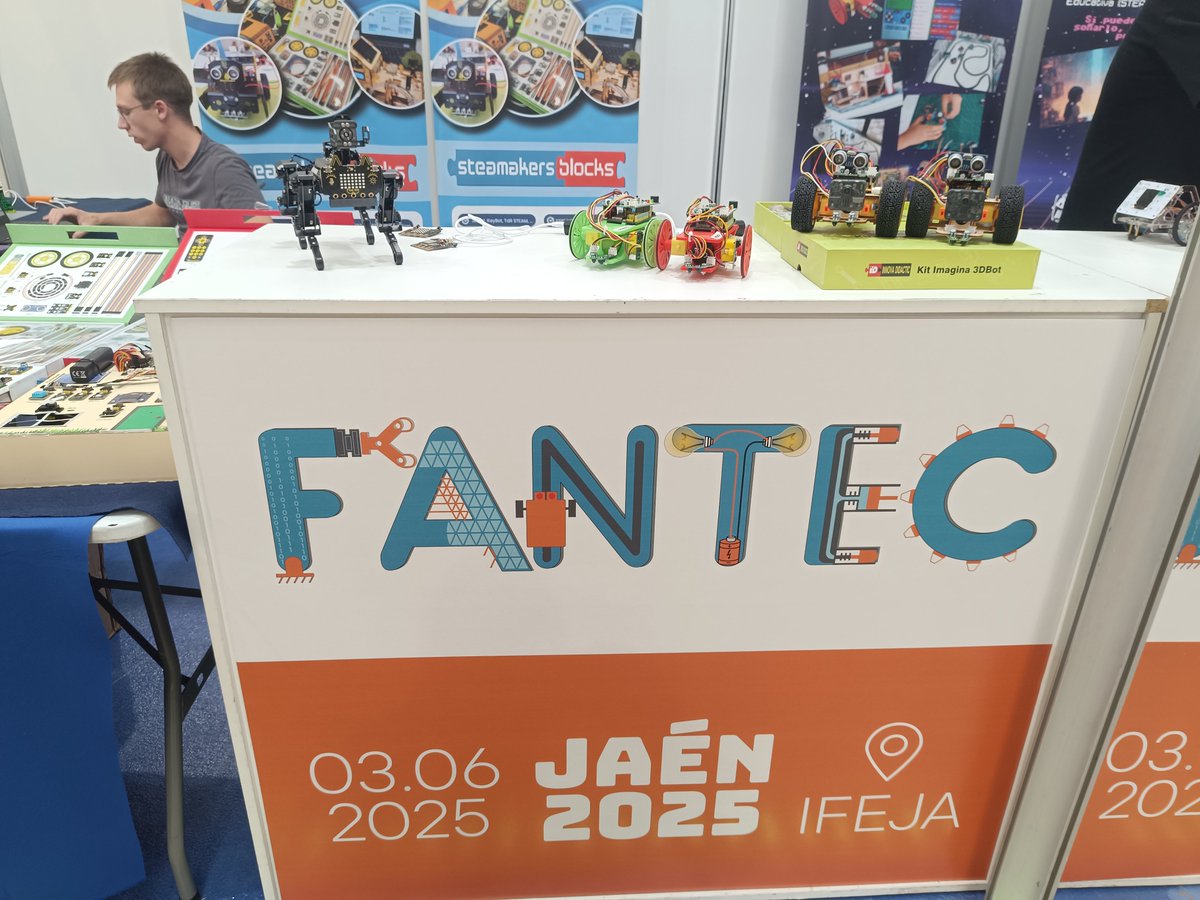 FERIASJAEN's tweet photo. 🟢#EstáPasando||¡#FANTEC2025 arranca en #Ifeja y  convierte a Jaén por 1ª vez en el epicentro de la tecnología educativa!🚀
👨‍💻+4.000 alumnos
🏫97 centros
🤖+200 proyectos de IA, robótica, 3D, programación…
💡Talento joven e innovación a raudales en esta X edición.
#FANTEC #jaen https://t.co/Y2TuVezDZ0