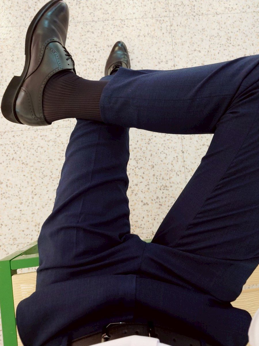 來跪下吧🥵🥵
穿整天下班後拍攝🫠🫠🫠