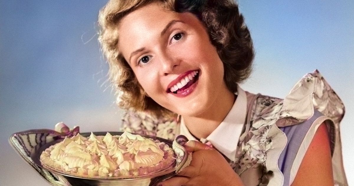 'Trad-wives are distracting you from the global shrinking of women’s rights,' writes The Mirror's Aimee Walsh <a href="/thereadparts/">thereadparts</a> 
mirror.co.uk/lifestyle/aime…