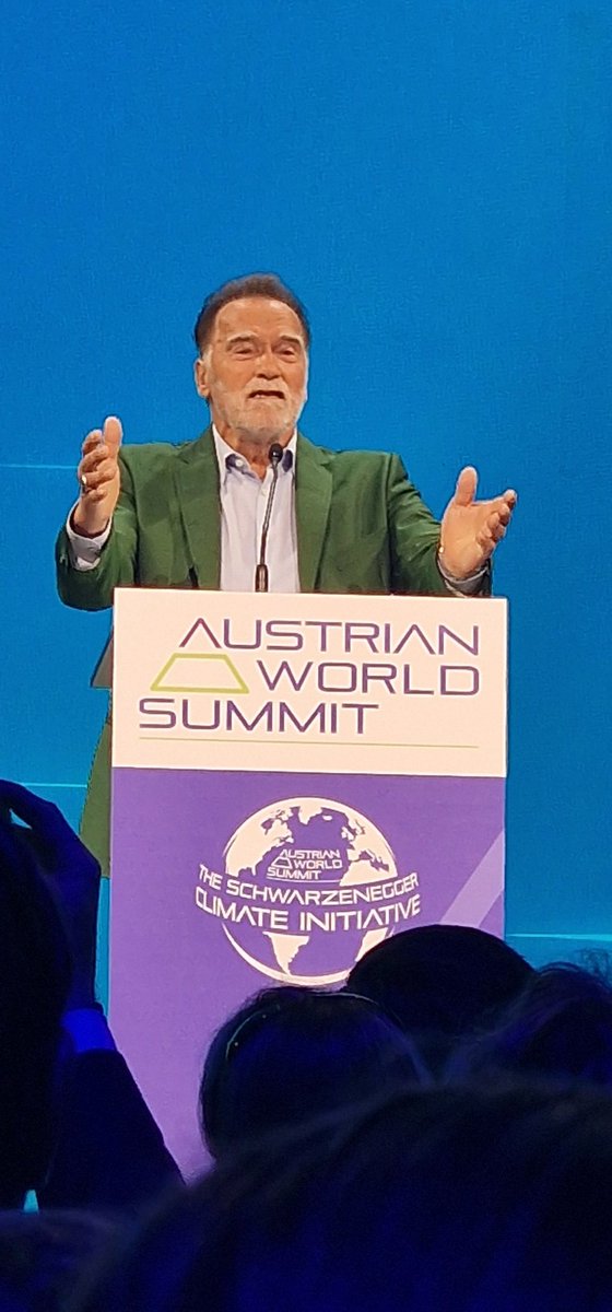 Nicht jammern, nicht aufgeben sondern handeln und umsetzen, sich nicht beirren lassen in schwierigen Zeiten  - das ist die energiegeladene Botschaft des 9 Austrian World Summits in der Wiener Hofburg. Gemeinsam Lösungen für die #Klimakrise umsetzen! #Energiewende #Action