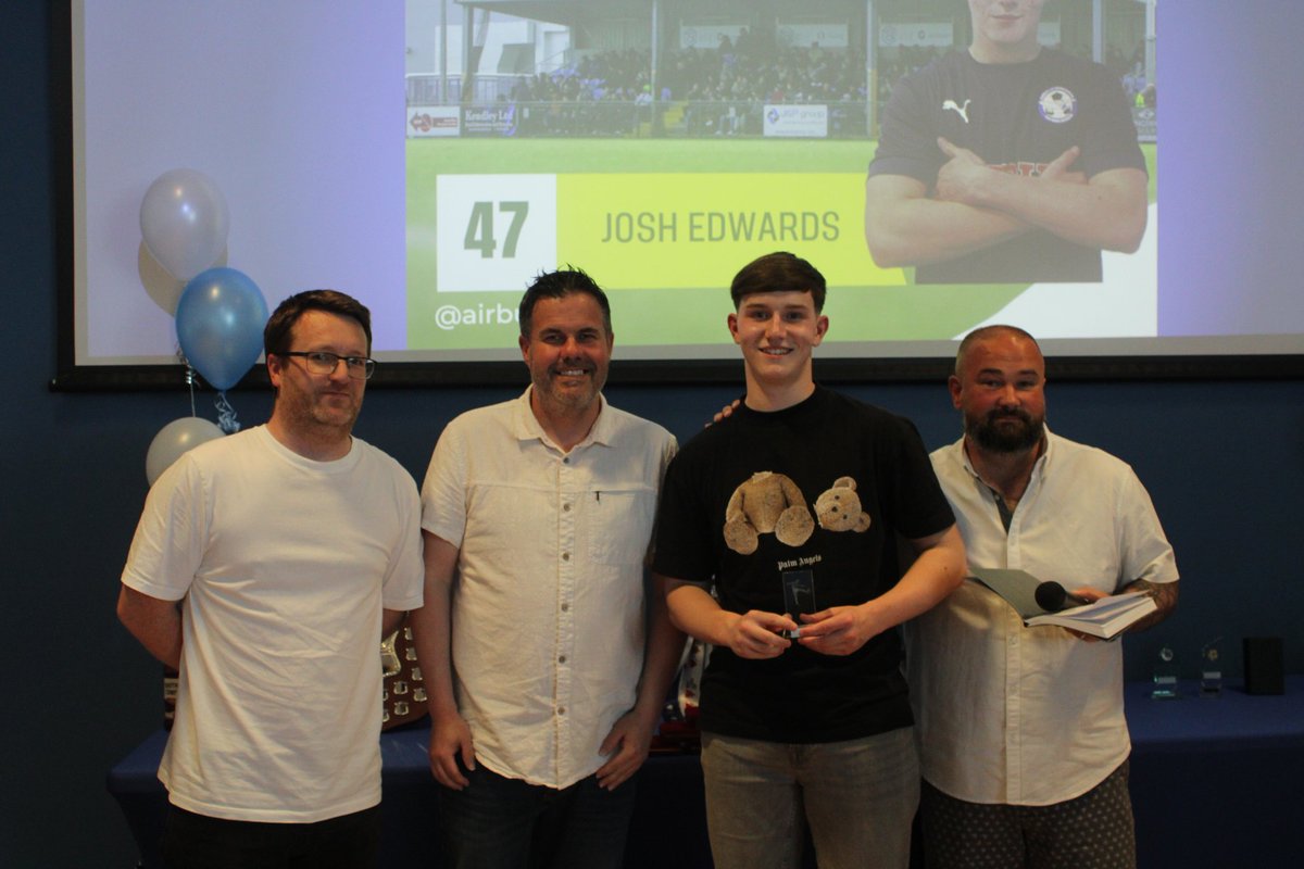 Airbus Academy ๐ด๓ ง๓ ข๓ ท๓ ฌ๓ ณ๓ ฟ (@airbusacademy) on Twitter photo Airbus UK Broughton FC Reserves Player's Player Josh Edwards โฝโ๏ธ๐๐
Josh received his award from coaches Alan, @Phyton1980 <a href="/richardcusato/">Richard Cusato</a>
Well done Josh ๐๐๐๐
#youngwingmakers Airbus UK Broughton FC Reserves Player's Player Josh Edwards โฝโ๏ธ๐๐
Josh received his award from coaches Alan, @Phyton1980 <a href="/richardcusato/">Richard Cusato</a>
Well done Josh ๐๐๐๐
#youngwingmakers