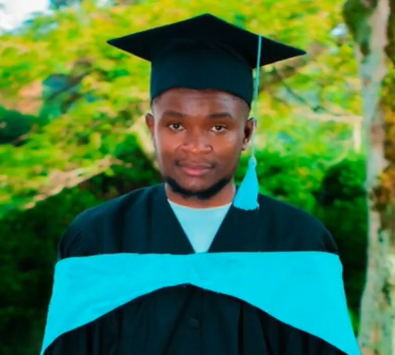 sep4jes's tweet photo. A young Kenyan author, Webster Ochora Elijah, is currently held at Muthaiga Police Station following his arrest by DCI detectives over allegations of identity theft linked to his recent publication "Beyond the Name: Charlene Ruto and the Youth Uprising" https://t.co/zlYV1ZWdyP