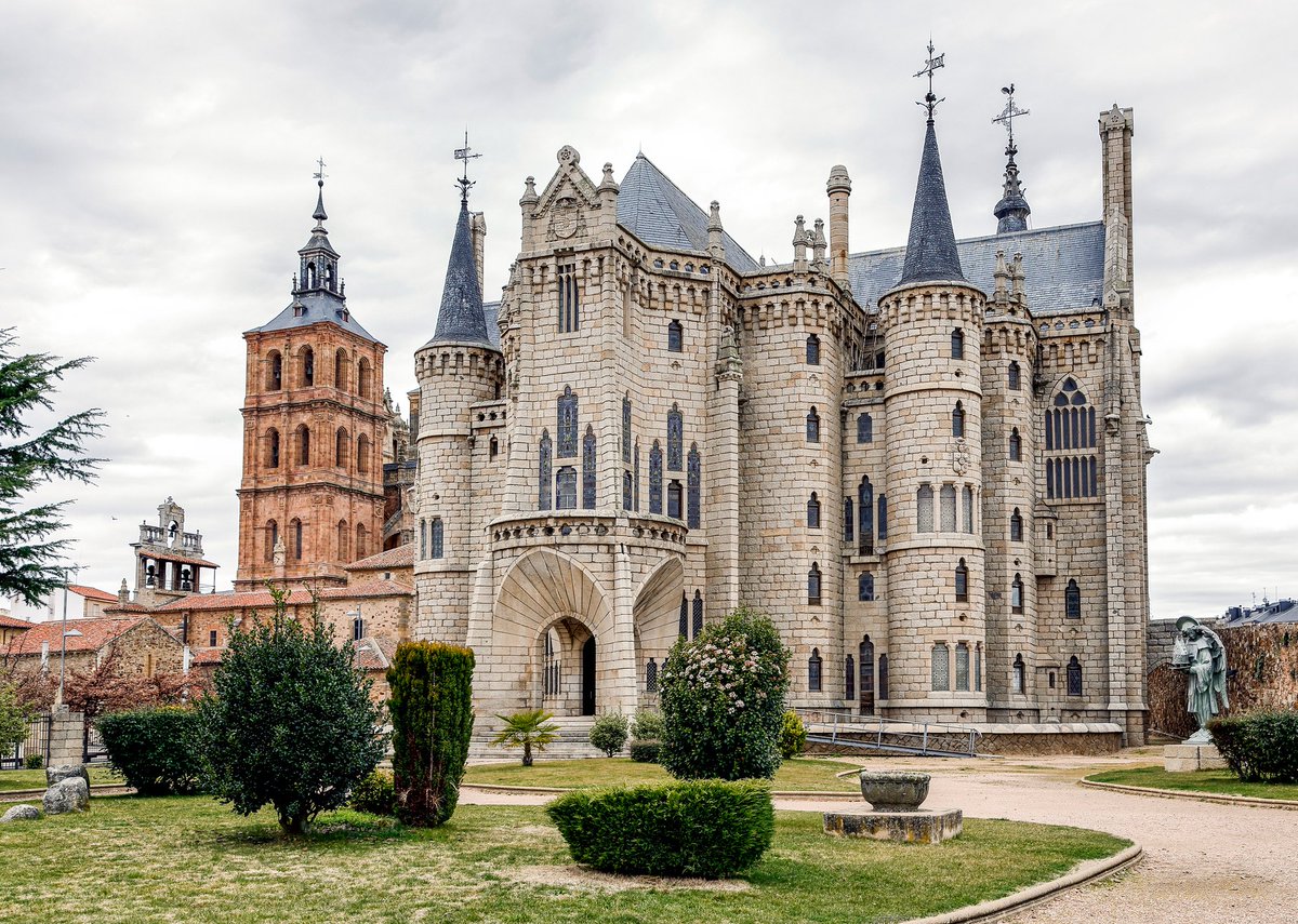 la cosmopolilla (@lacosmopolilla) on Twitter photo ¿Con ganas de hacer el #CaminodeSantiago? Hoy te hablo de las etapas por la provincia de León:
♥️La Catedral de León con sus preciosas vidrieras.
⛪Astorga.
🏰 Ponferrada.
🍷 El Bierzo⬇️
lacosmopolilla.com/etapas-camino-…
#LeónLoTienesCerca #LeónEnPrimavera
<a href="/turisleonesp/">Turis León</a> ¿Con ganas de hacer el #CaminodeSantiago? Hoy te hablo de las etapas por la provincia de León:
♥️La Catedral de León con sus preciosas vidrieras.
⛪Astorga.
🏰 Ponferrada.
🍷 El Bierzo⬇️
lacosmopolilla.com/etapas-camino-…
#LeónLoTienesCerca #LeónEnPrimavera
<a href="/turisleonesp/">Turis León</a>