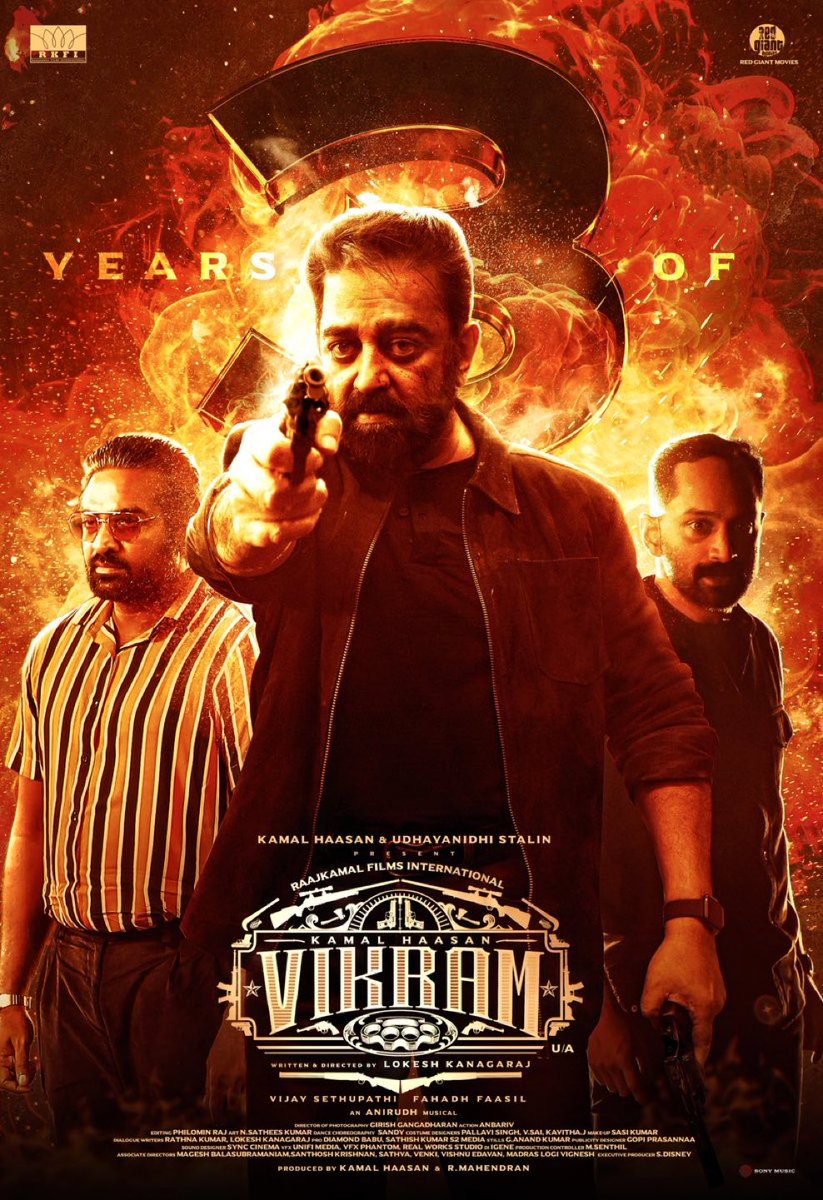 FilmyHub_'s tweet photo. #3YearsOfVikram https://t.co/SU8tKZOIMC
