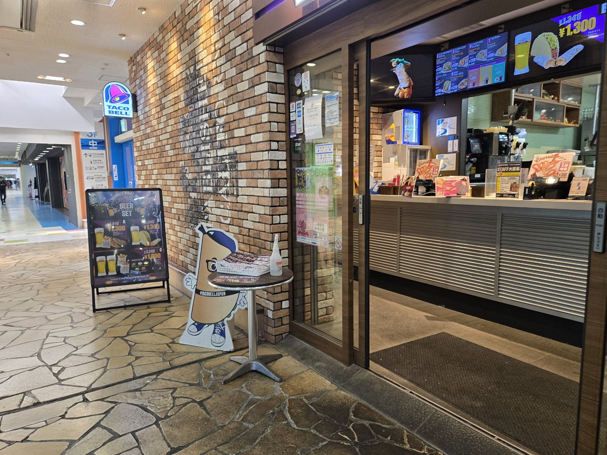 piiyamanman's tweet photo. 私が所属している習志野シティFCのホームグランドで行われる試合日程ポスターを、タコベルアクアシティお台場店に貼らせていただきました！⚽

ご飯も美味しいので是非お食事に！
私にも会えますよ～！！(笑)
#習志野シティFC
#アクアシティお台場
#タコベル https://t.co/GEPeDaKIVn