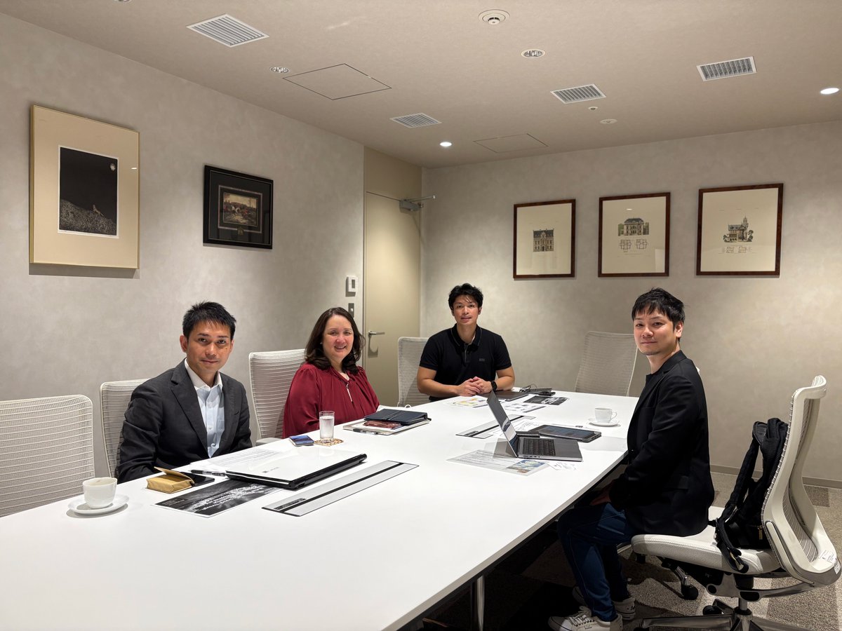 フィリピン貿易産業省(DTI)にて。「日比エンタメビジネス」と「日本の地方誘客」について有意義なアドバイスをいただきました。

笑顔と音楽のある打合せ、さすがフィリピン✨次は是非ステージで歌いましょう笑🎤

 ありがとうございました！

#JPOPを世界へ