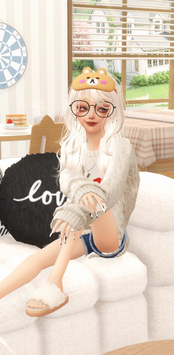 知らんうちにマイルームとかいうの来てて大歓喜してる
コイン3万あっという間だね…