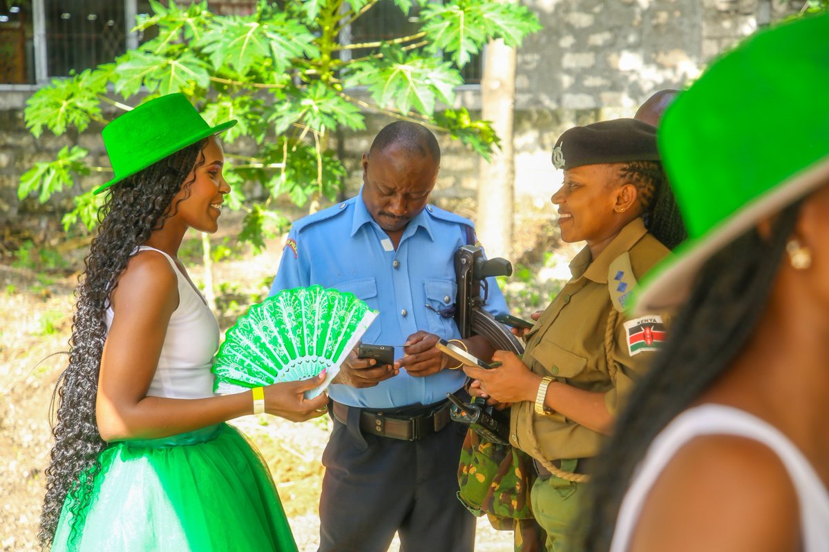 Leon masese (@leon_masese) on Twitter photo Dandia deals this coming saturday @ 9am June 7th @ Mombasa Sports Club Grounds free entry 4 all. Incredible deals e.g electronics, smartphones, household items, fashion, and more #SAFIRECONNECT program learn more here: bit.ly/SafireConnect
#MPESASOKONIFEST
<a href="/SafaricomPLC/">Safaricom PLC</a> Dandia deals this coming saturday @ 9am June 7th @ Mombasa Sports Club Grounds free entry 4 all. Incredible deals e.g electronics, smartphones, household items, fashion, and more #SAFIRECONNECT program learn more here: bit.ly/SafireConnect
#MPESASOKONIFEST
<a href="/SafaricomPLC/">Safaricom PLC</a>