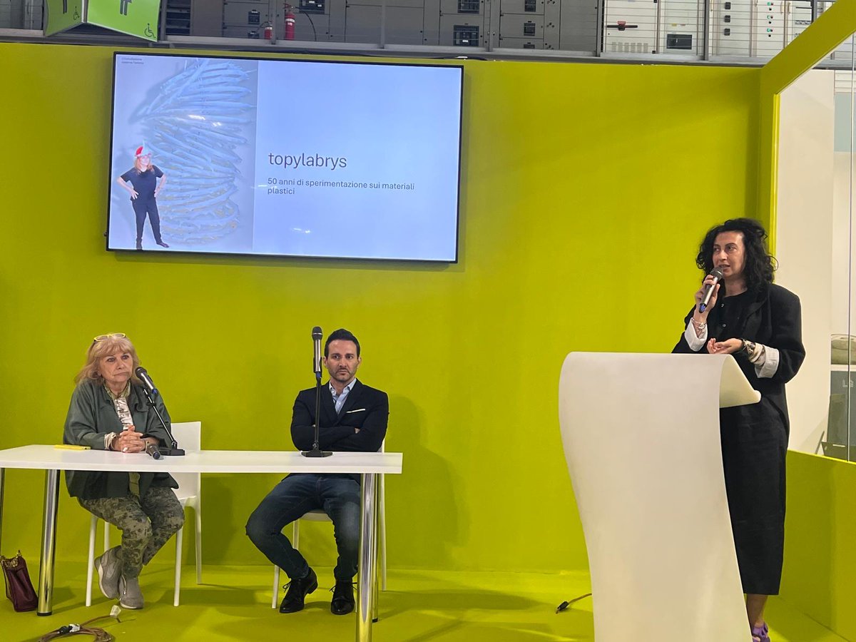 ComuneCastOlona's tweet photo. #News venerdì 30 maggio si è svolto l’incontro “ARTE E POLIMERI” nell’ambito della fiera Green Plast 2025 di Milano: dialogo tra @MAPmuseum e #MAF su arte, sostenibilità e materiali innovativi. - Continua a leggere: https://t.co/oYMJlMK89y

 #CastiglioneOlona #MAP #MAF https://t.co/Baa27haG6R