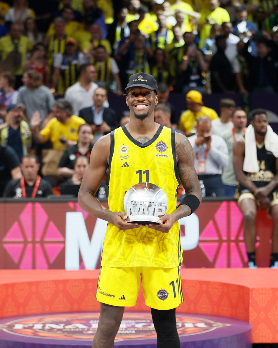 MatchWornShirt's tweet photo. CHAMPIONS 🟡🏆🔵

@FBBasketbol are #EuroLeague Champions for the second time – own a piece of their historic win. Game-worn &amp; signed jerseys from the EuroLeague final victory over AS Monaco are now live! 👇
https://t.co/BtcKxyiSQL https://t.co/KBrptxclaT