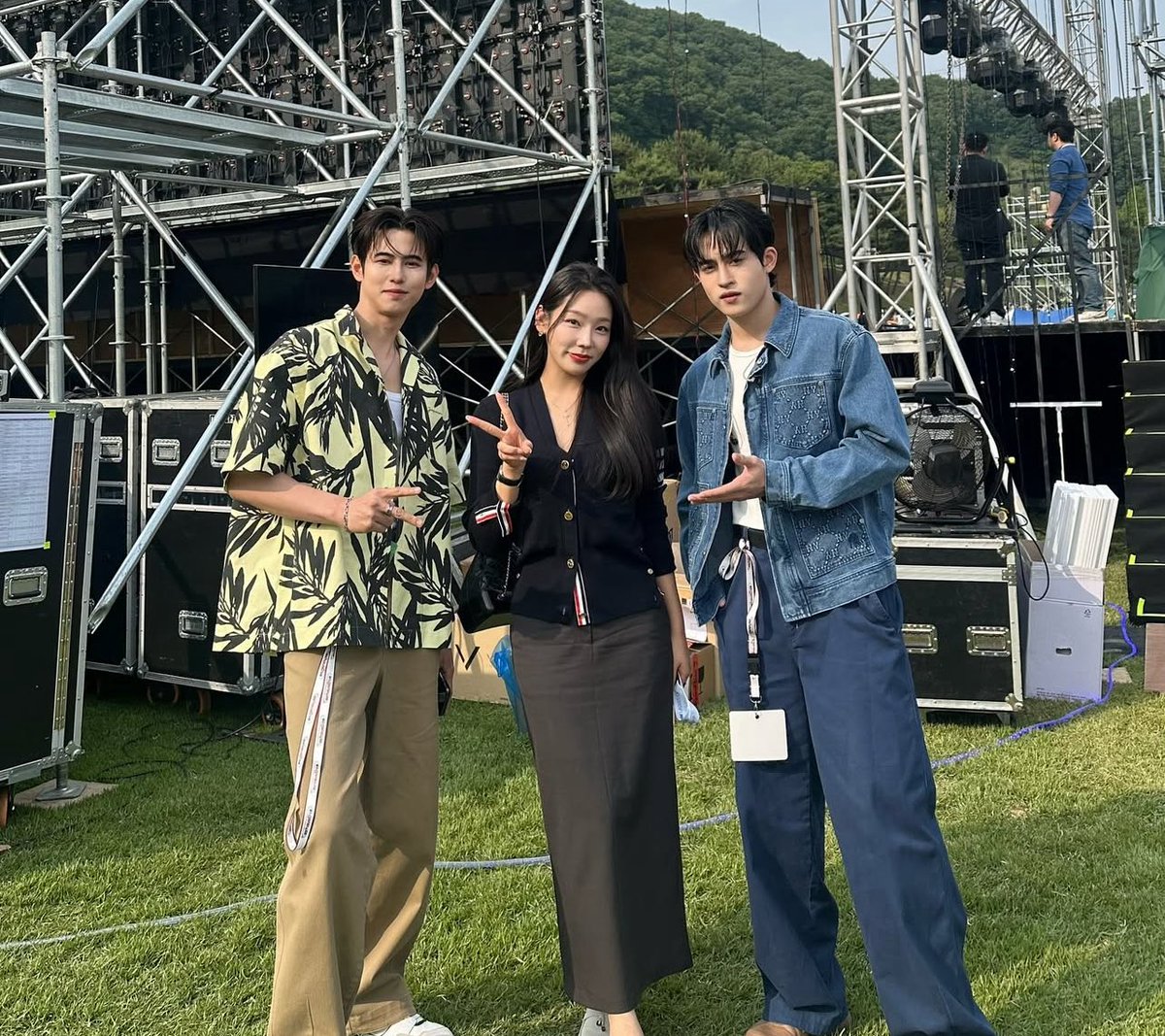 BarcodetinOFC's tweet photo. Barcode Tinnasit IGS Update

บาร์โค้ดกับพี่ๆทีมงานที่เกาหลี  
ม���ภาพน้องหน่วยที่ไปเชียร์ด้วย น่ารักมากๆเลยค่ะ 🥹

Cr. iG Yubbieleee

@BarcodeTin @GMMTV 
#GreenConcert2025xBarcode 
#Barcodetin #GMMTV https://t.co/qJjH16CA5y