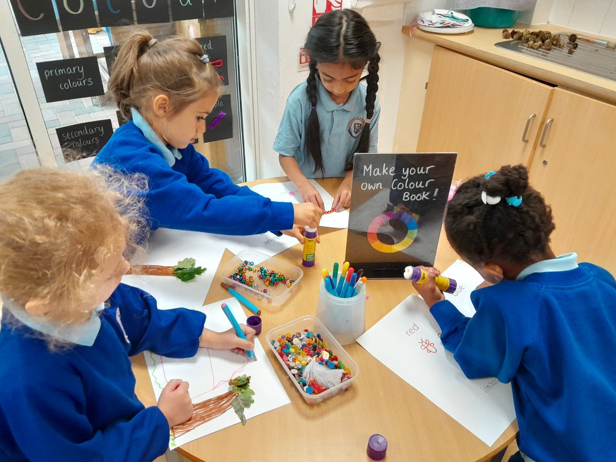 Making colour creations has inspired many in the Art Corner today. The children in Reception are using so many creative ideas to create their colour books.