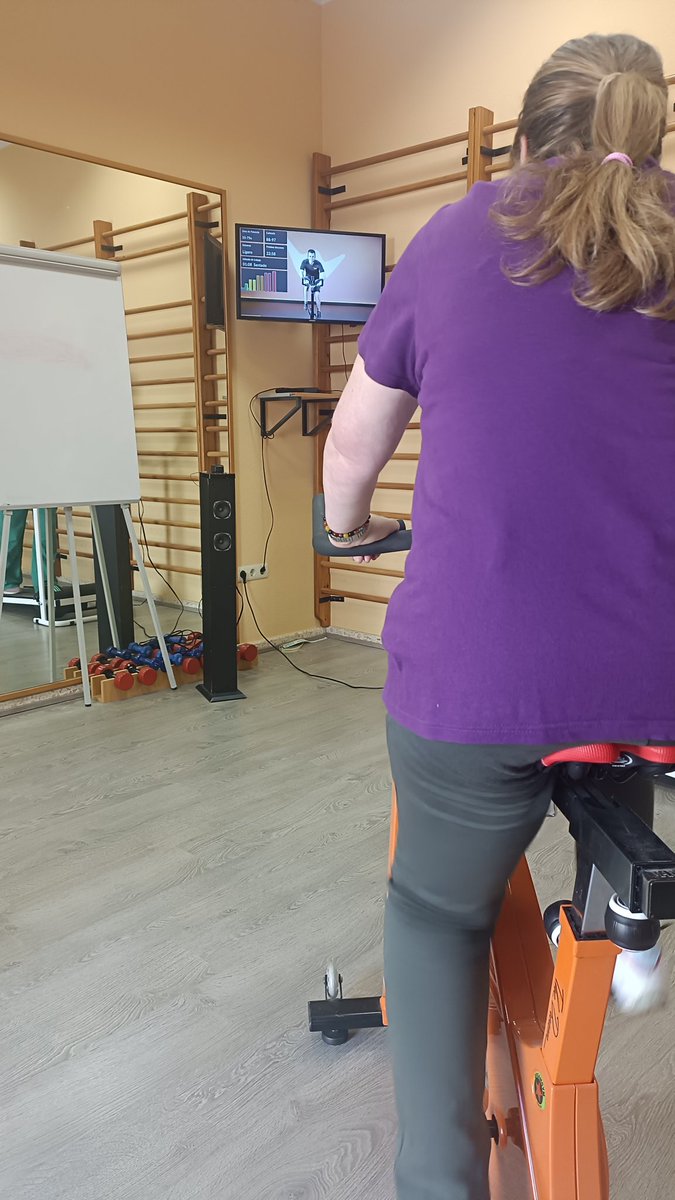 El deporte: una herramienta clave para la salud mental

El deporte no solo fortalece el cuerpo, también es un gran aliado para la salud mental. 

Además, practicar deporte de forma regular favorece el descanso y mejora la autoestima.
#afaenpal #saludmental #almansa