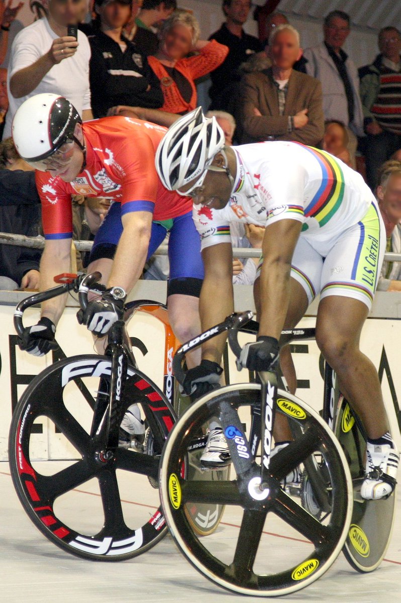 Publicamos un nuevo vídeo de GCN en nuestra sección ‘¿Quieres hacer pista?’, en esta ocasión referido a cinco habilidades necesarias para el ciclismo en pista
trackpiste.com/2025/06/cinco-…