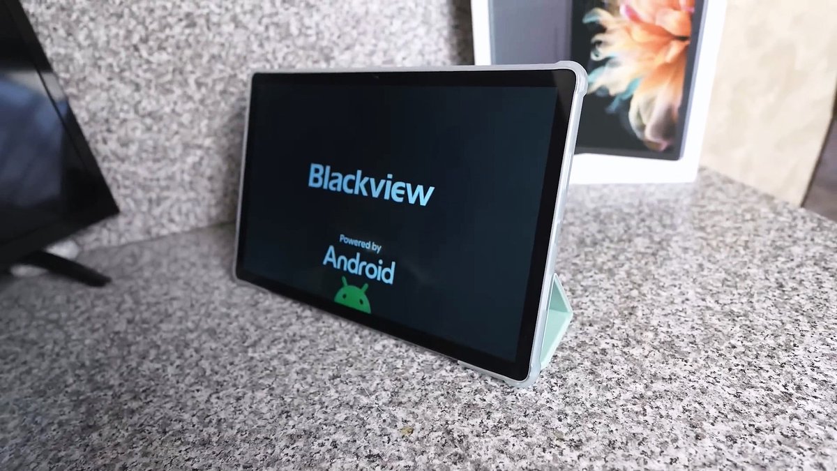 BlackviewJapan's tweet photo. 旅行中でも、これ一台で動画も仕事も快適🎮📺
軽くて持ち運びやすいMEGA 8が、外出先の時間をもっと楽しく✨
🎥by YouTube:https://t.co/QI2VZYx3vy
🛒:https://t.co/02bf7XcXEf
#Blackview #MEGA8 #タブレット