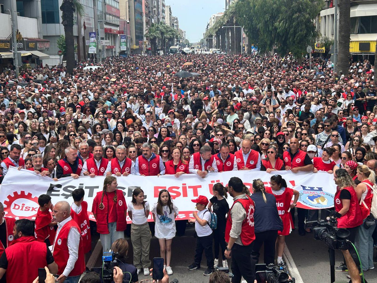 İzBB işçilerinin eşit işe eşit ücret mücadelesi, tüm belediye işçilerinin ortak talebidir. Maltepe Belediye işçileri olarak İzBB işçilerinin yanındayız.
#GrevHaktır