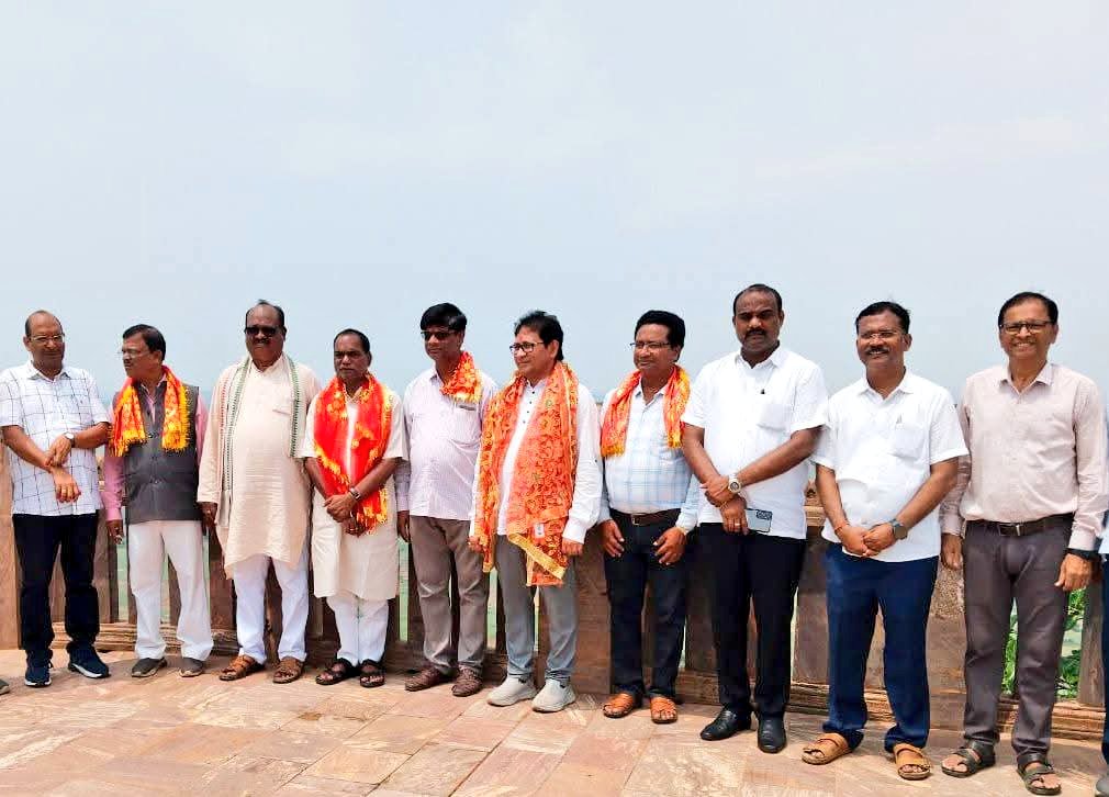 Today, the Departmentally Related Standing Committee–V (2025–26) of the Odisha Legislative Assembly visiting Maa Tara Tarini Adi Shakti Peeth near Brahmapur city in Ganjam
Jay Maa #TaraTarini 🌺🙏🙏🌺