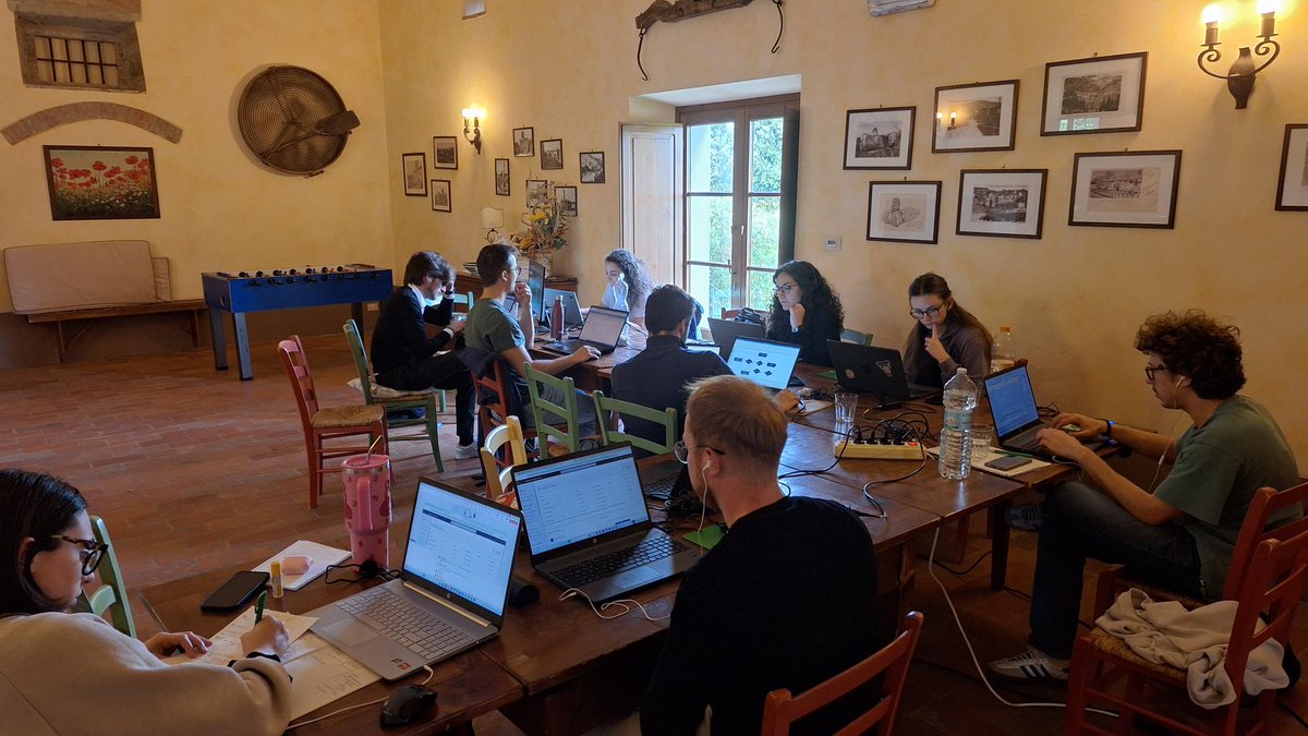 cluster_reply's tweet image. Lavoro, cucina e condivisione.

La nostra #RicettaPerLavorareBene ha pochi ingredienti ma di qualità: team, ispirazione e umanità.

#SmartWorkingFattoBene #ClusterReply #RemoteWork #WorkLifeBalance #Teamwork #lifeatcluster