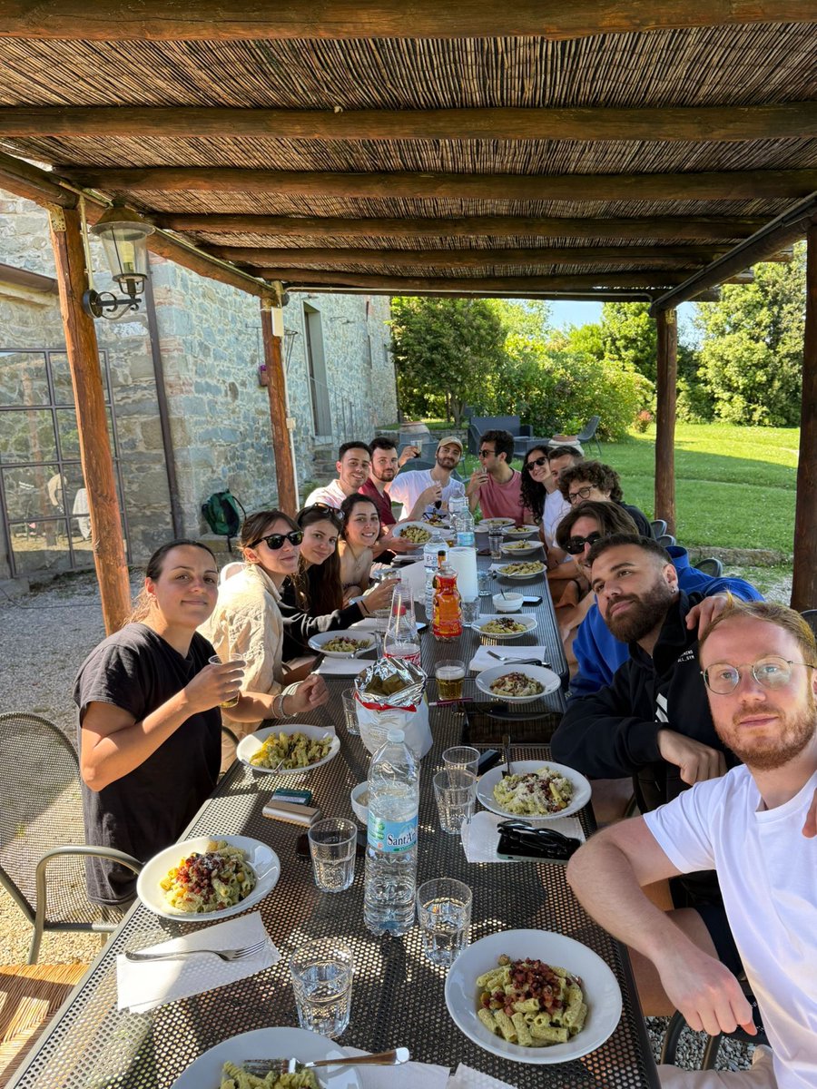 cluster_reply's tweet image. Lavoro, cucina e condivisione.

La nostra #RicettaPerLavorareBene ha pochi ingredienti ma di qualità: team, ispirazione e umanità.

#SmartWorkingFattoBene #ClusterReply #RemoteWork #WorkLifeBalance #Teamwork #lifeatcluster