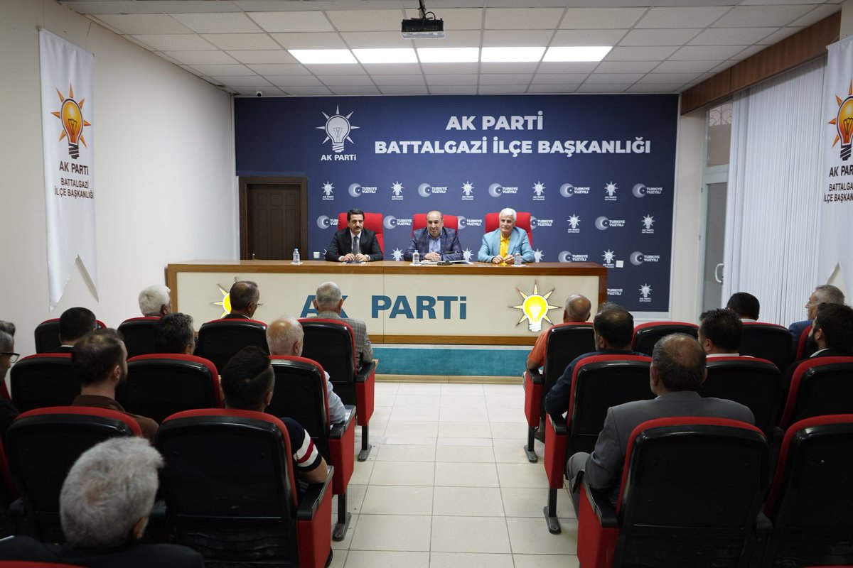 📍 AK Parti Battalgazi İlçe Başkanlığı

Battalgazi Belediye Başkanımız <a href="/avbayramtaskin/">Bayram Taşkın</a> 'ın katılımlarıyla Haziran ayı AK Parti Meclis Grup Toplantımızı gerçekleştirdik.  

Toplantımız hayırlara vesile olsun.
