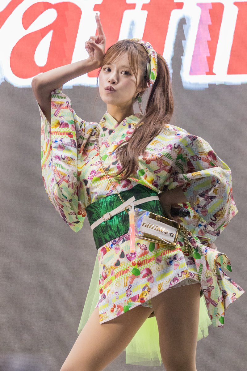 ナイトのステージ、バックのモニターが昨年の白から黒に変更されていたのが大きな改善だと思う。ただ返しの照明はなかったね。（SGTだと客席側からも照明が焚かれるのね。ステージのセッティング見ていて知った。）