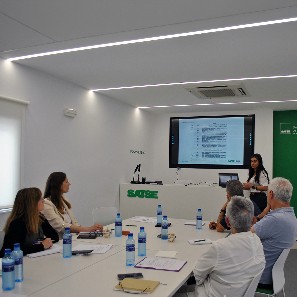 Celebramos una nueva reunión de nuestra Comisión Permanente de Igualdad para seguir #LiderandoIgualdad e impulsar medidas que fomenten la equidad real y efectiva 

#Enfermería #Fisioterapia