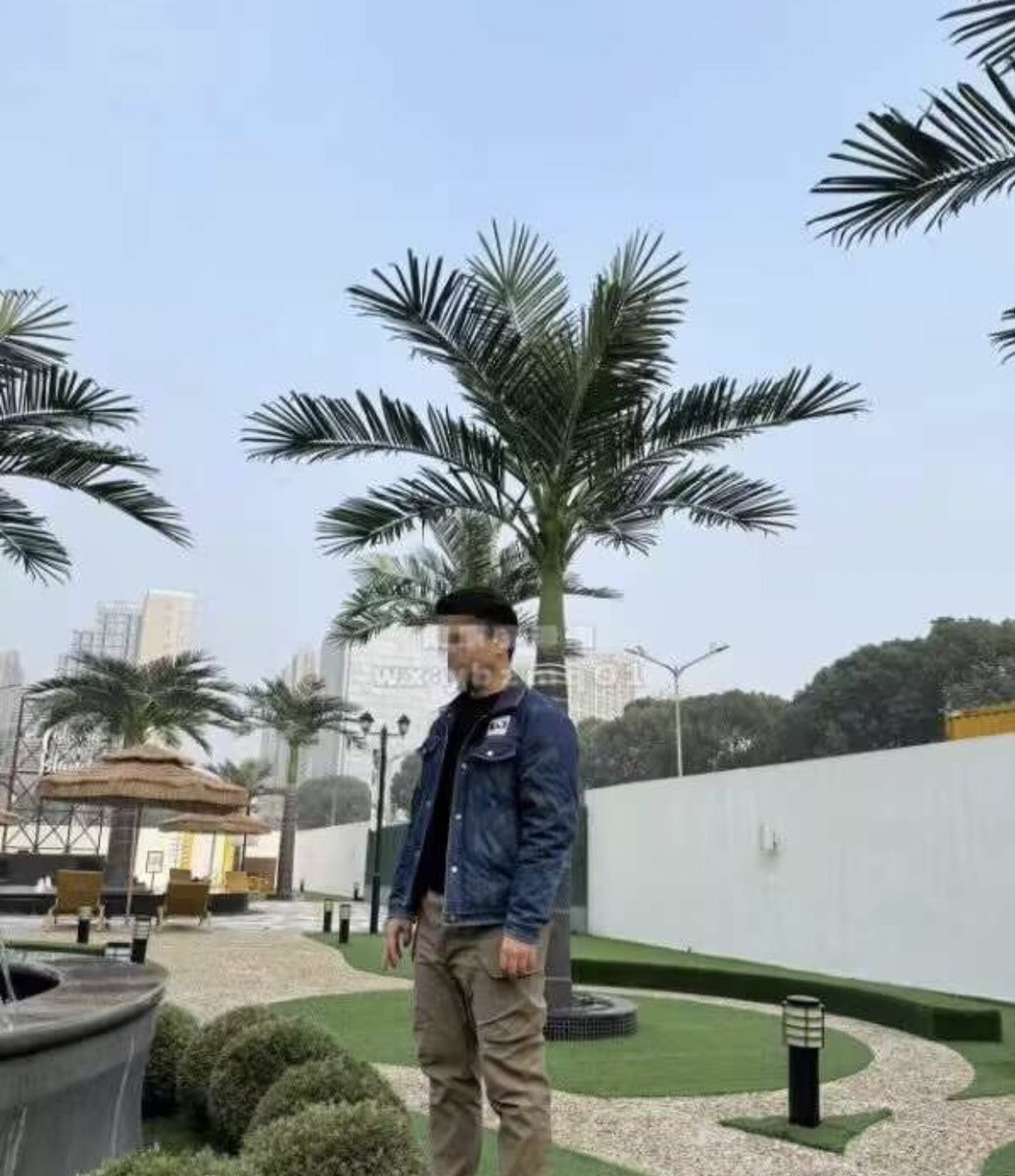Sado/字母圈
27 176 160
软件产品经理，上班不忙会健身性格温和，爱好吃，了解圈子有几年了，只有过一次经历