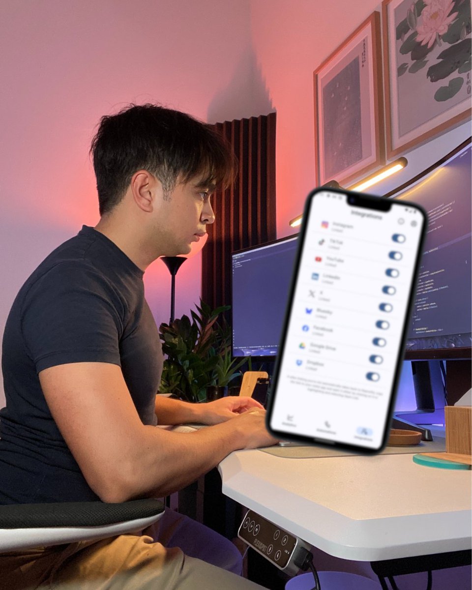eric_the_coder's tweet image. After 8 months of grinding to build an app for content creators, I finally have something I can release next Monday
I want to share it right now but I can only post a teaser. Only that this will cut your posting time down 10x
Sneak peak on the Discord
discord.gg/7Sg847vd