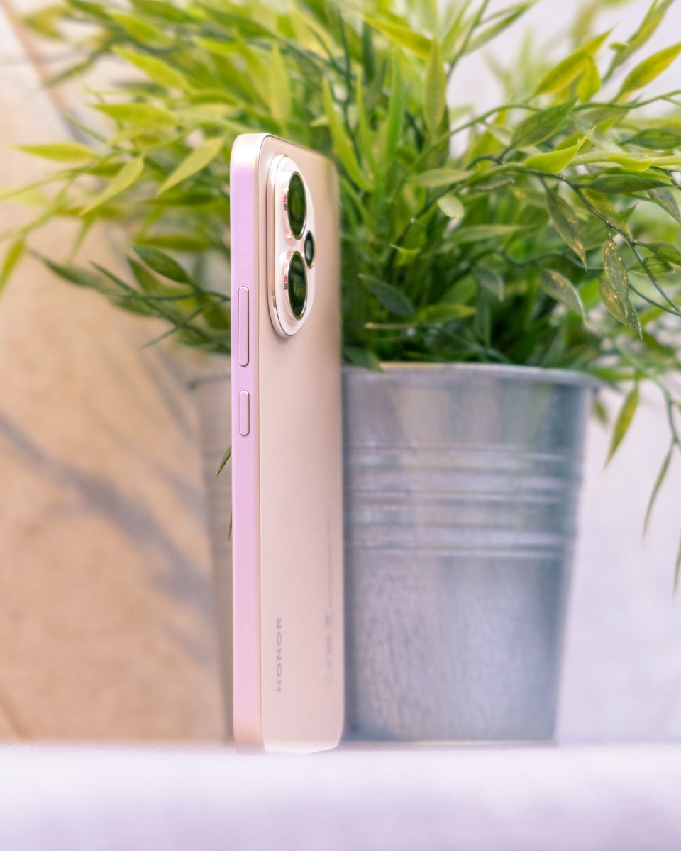 UrbanTecno's tweet image. HONOR 400🔝Vas a poder sacar tremendos fotones con su cámara principal de 200 MP y AI💥📷 @Honor_ES #HONOR400 #fotografia #foto #camara #movil #tecnologia #tech #technology #urbantecno