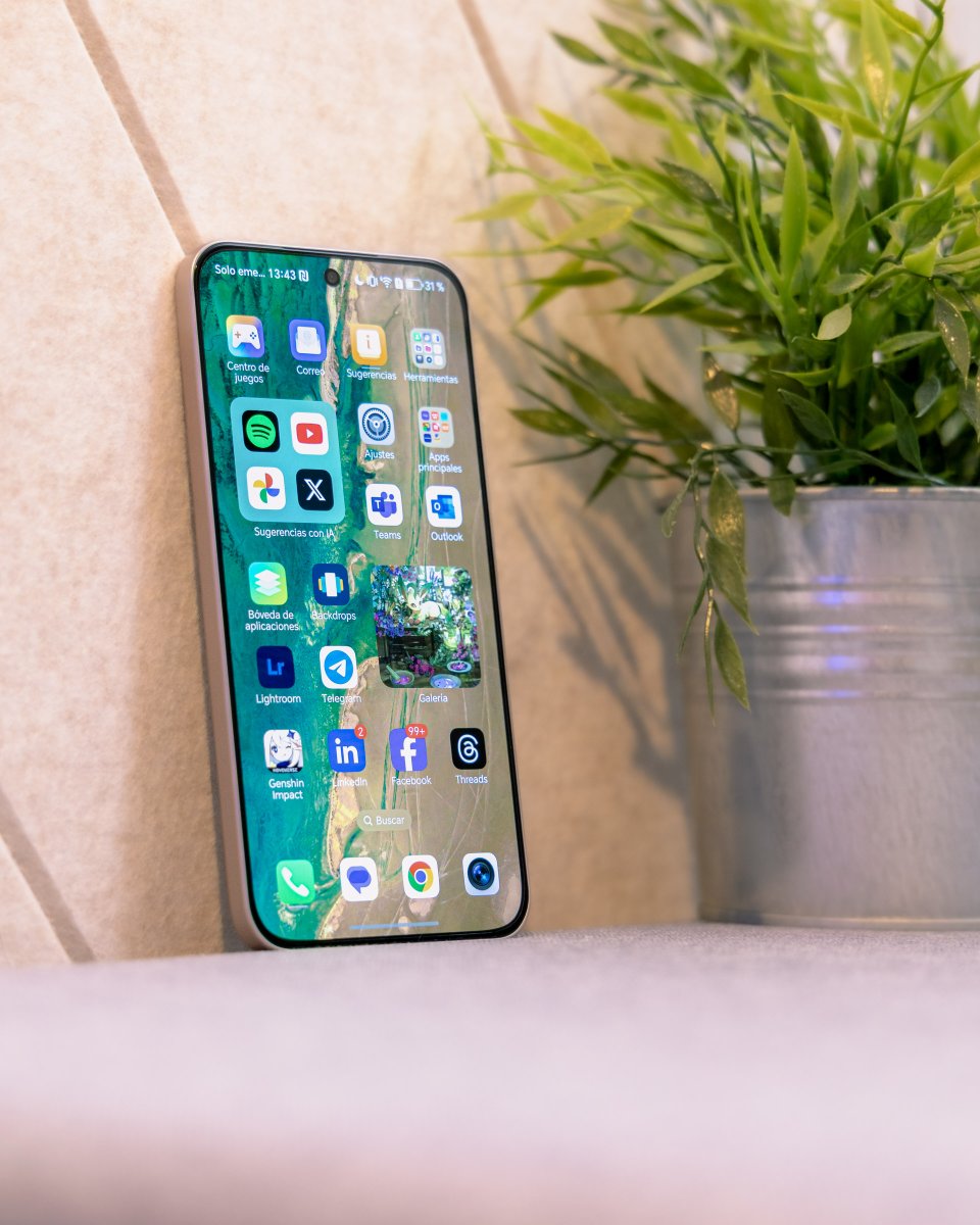 UrbanTecno's tweet image. HONOR 400🔝Vas a poder sacar tremendos fotones con su cámara principal de 200 MP y AI💥📷 @Honor_ES #HONOR400 #fotografia #foto #camara #movil #tecnologia #tech #technology #urbantecno